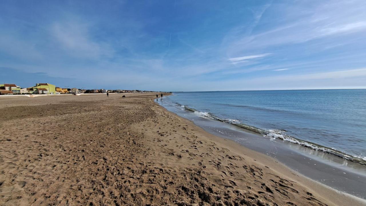 Mobile Home Climatise 3 Chambres A Narbonne Plage Bagian luar foto